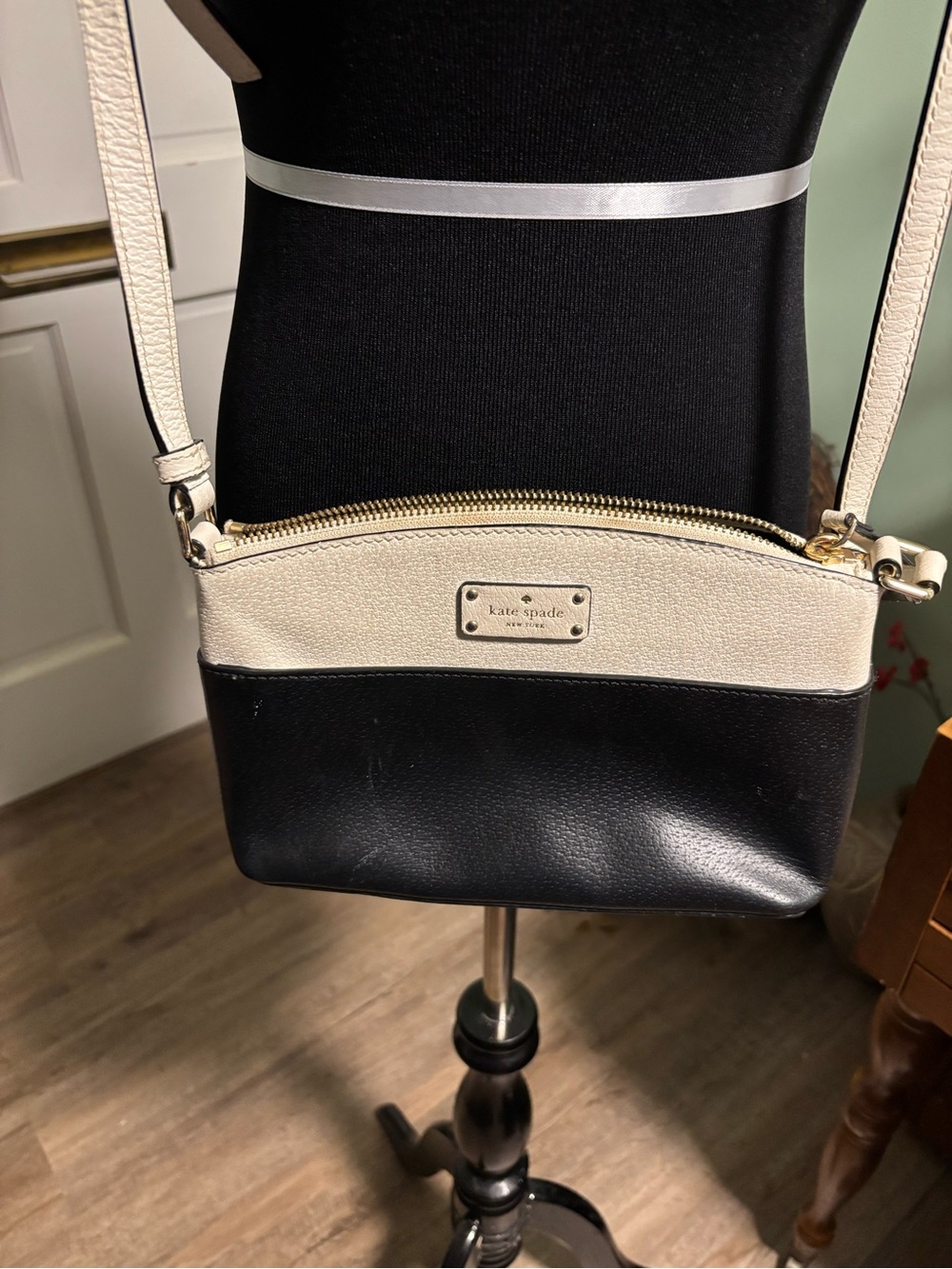 kate spade Black and Cream Two-Tone Pebbled Leather Crossbody with COA